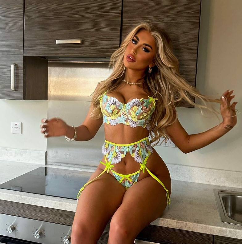 escortayla-3-1 escortayla-3-1 Konya Escort Ayla Limitleri Zorlamak İsteyenlere Özel